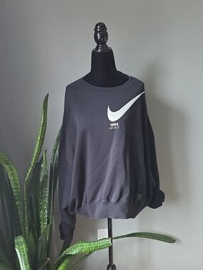 Nike Oversized Big Swoosh Sweatshirt